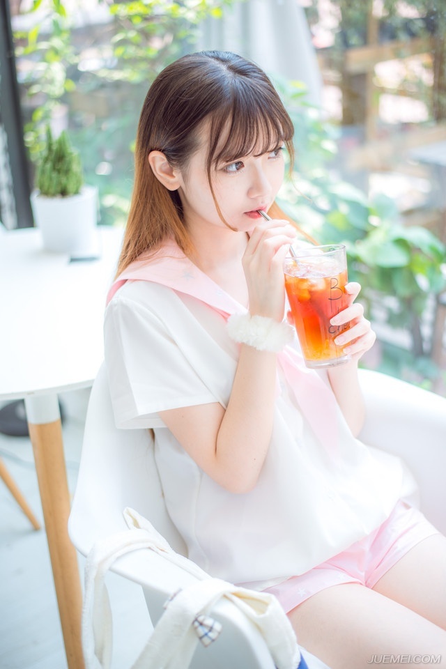 “但确实难受。”小乔摇了摇头，有些委屈。